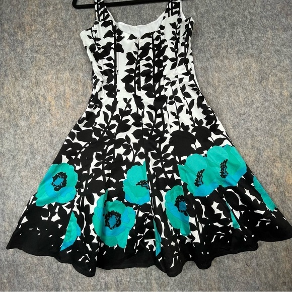 Nine West Sleeveless ALine Classic Fitted Bodice w/Boning Floral Border Dress 8 - Picture 12 of 16